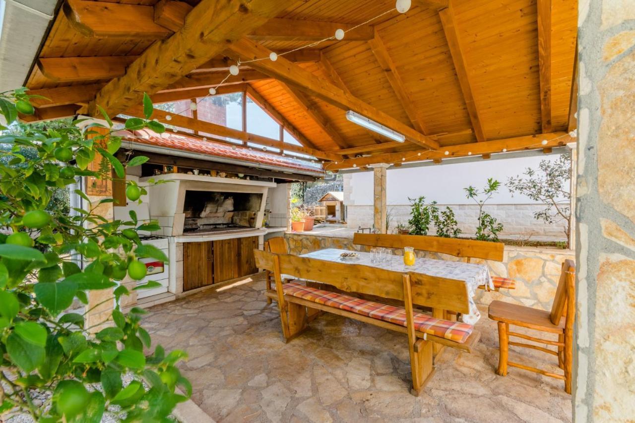 Villa Stella Splitska Exterior foto